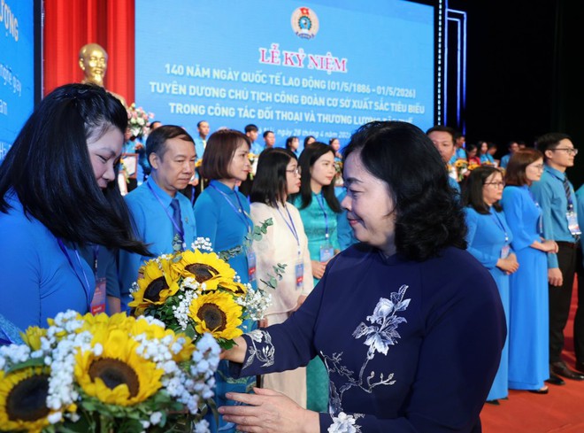 Chủ tịch Quốc hội Trần Thanh Mẫn: N&acirc;ng cao năng suất lao động v&agrave; tăng trưởng hai con số - Ảnh 8.