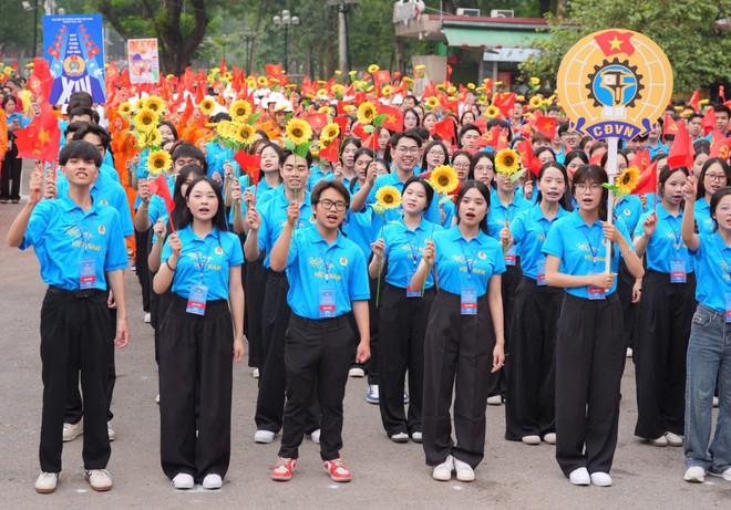 Trọng thể kỷ niệm 140 năm Ng&agrave;y Quốc tế Lao động v&agrave; tuy&ecirc;n dương chủ tịch C&ocirc;ng đo&agrave;n cơ sở xuất sắc - Ảnh 7.