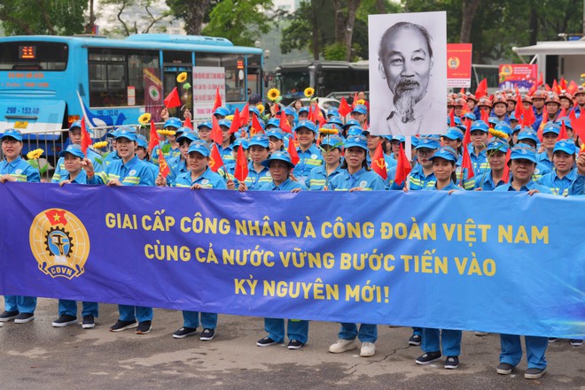 Trọng thể kỷ niệm 140 năm Ng&agrave;y Quốc tế Lao động v&agrave; tuy&ecirc;n dương chủ tịch C&ocirc;ng đo&agrave;n cơ sở xuất sắc - Ảnh 4.