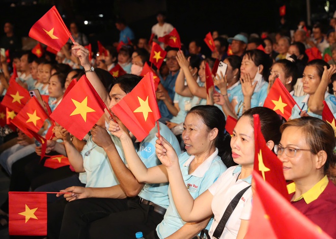 LĐLĐ TPHCM ch&iacute;nh thức khai mạc Th&aacute;ng C&ocirc;ng nh&acirc;n 2026 - Ảnh 14.