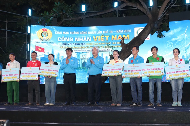 LĐLĐ TPHCM ch&iacute;nh thức khai mạc Th&aacute;ng C&ocirc;ng nh&acirc;n 2026 - Ảnh 12.