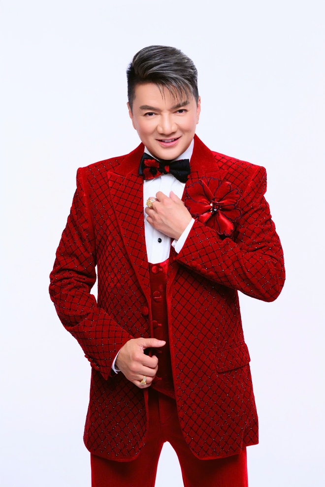 Đ&agrave;m Vĩnh Hưng với m&oacute;n qu&agrave; đặc biệt dịp lễ 30/4  - Ảnh 3.