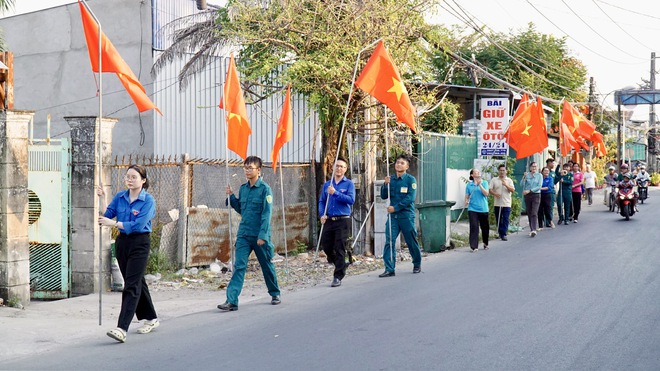 Rực rỡ tuyến &ldquo;Đường cờ Tổ quốc&rdquo; dẫn v&agrave;o Khu Di t&iacute;ch Lịch sử Rạch Gi&agrave; - Ảnh 6.