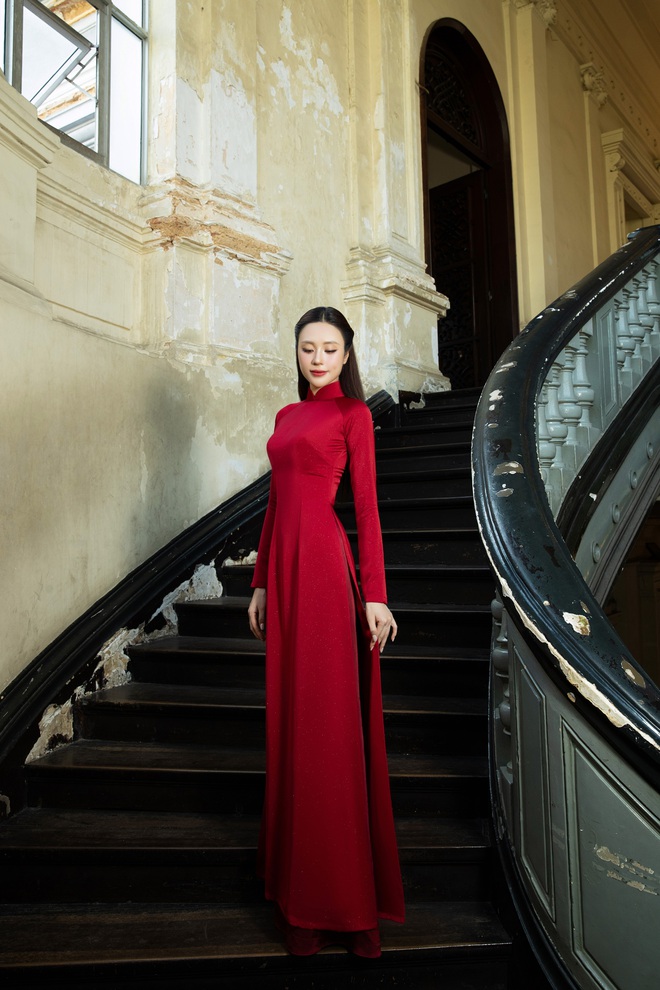 T&ocirc; Diệp H&agrave; khoe nhan sắc rạng rỡ trong t&agrave; &aacute;o d&agrave;i, h&agrave;o hứng đ&oacute;n đại lễ 30/4  - Ảnh 13.