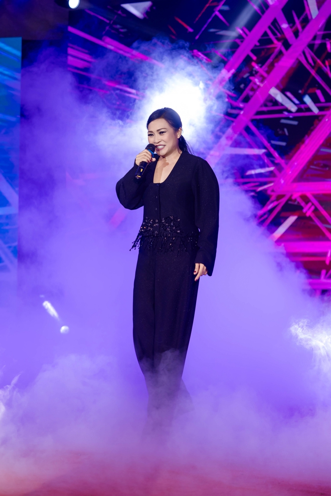 Phương Thanh h&aacute;t Quan họ tặng kh&aacute;n giả trong đ&ecirc;m sinh nhật đầy x&uacute;c động  - Ảnh 7.