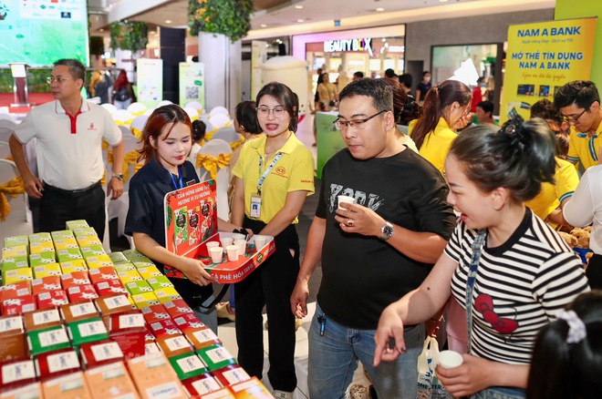 Rộn ràng hoạt động giao lưu mở màn Lễ hội Tôn vinh Cà phê - Trà Việt lần 4 - Ảnh 4.