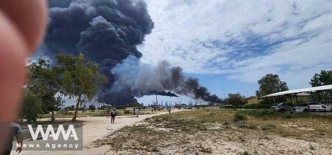 Iran trả đũa Kuwait v&agrave; UAE sau vụ nổ nh&agrave; m&aacute;y dầu, Mỹ tuy&ecirc;n bố &aacute;p thuế trừng phạt 50% - Ảnh 2.