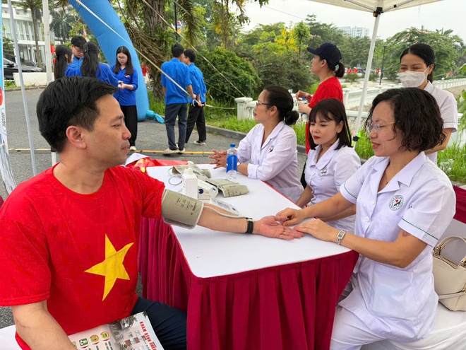 Người trẻ đối mặt nguy cơ đột quỵ do lối sống thiếu l&agrave;nh mạnh - Ảnh 8.