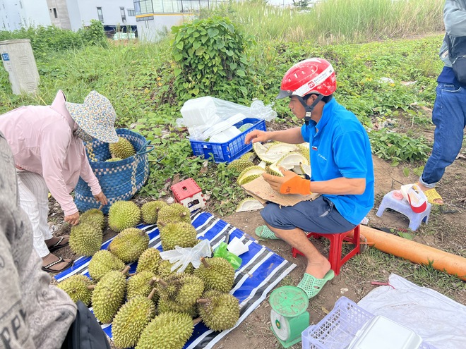 VIDEO: Con đường "thơm nức" nhất Cần Thơ h&uacute;t người mua suốt ng&agrave;y - Ảnh 7.