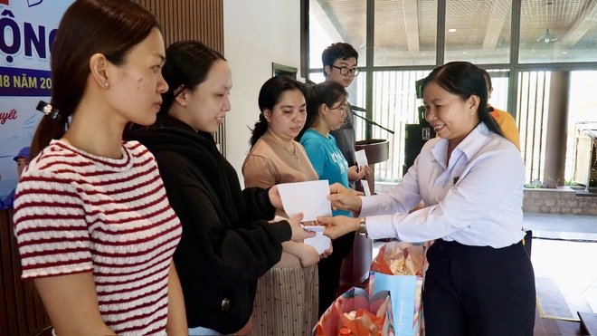 X&atilde; B&igrave;nh Lợi, TPHCM: Tri &acirc;n người lao động bằng những hoạt động thiết thực, nghĩa t&igrave;nh - Ảnh 11.