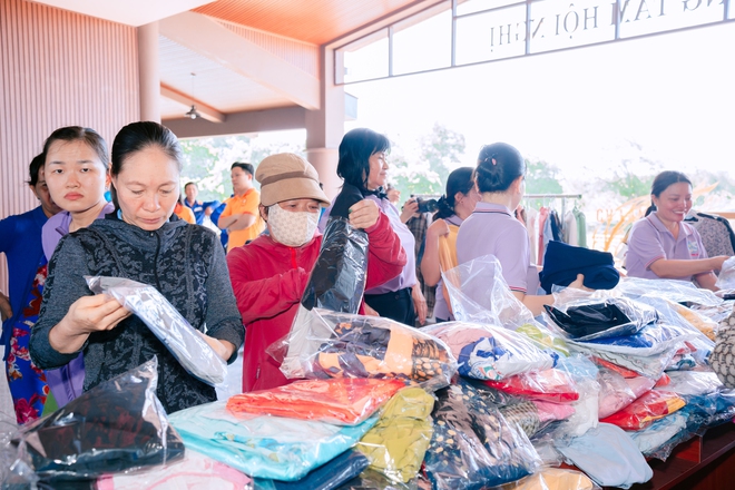 X&atilde; B&igrave;nh Lợi, TPHCM: Tri &acirc;n người lao động bằng những hoạt động thiết thực, nghĩa t&igrave;nh - Ảnh 8.