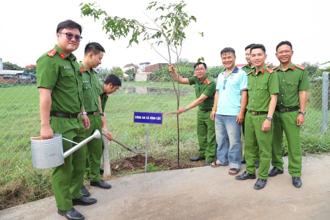 X&atilde; Vĩnh Lộc kh&aacute;nh th&agrave;nh C&ocirc;ng vi&ecirc;n Đo&agrave;n kết 3.100 m&sup2; phục vụ người d&acirc;n - Ảnh 13.