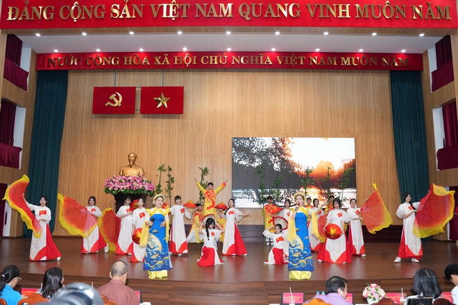S&ocirc;i nổi hoạt động văn h&oacute;a, thể thao học v&agrave; l&agrave;m theo B&aacute;c - Ảnh 6.