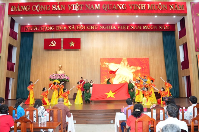 S&ocirc;i nổi hoạt động văn h&oacute;a, thể thao học v&agrave; l&agrave;m theo B&aacute;c - Ảnh 4.