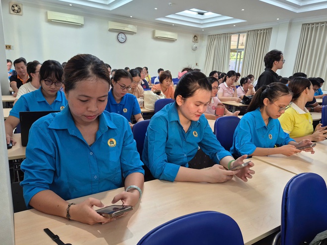 LĐLĐ TPHCM khai mạc H&ocirc;̣i thi trực tuy&ecirc;́n "Tự hào giai c&acirc;́p c&ocirc;ng nh&acirc;n, C&ocirc;ng đoàn vững mạnh" - Ảnh 3.