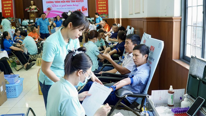 Lan tỏa nghĩa cử đẹp từ ng&agrave;y hội hiến m&aacute;u của đo&agrave;n vi&ecirc;n, CNVC-LĐ - Ảnh 6.
