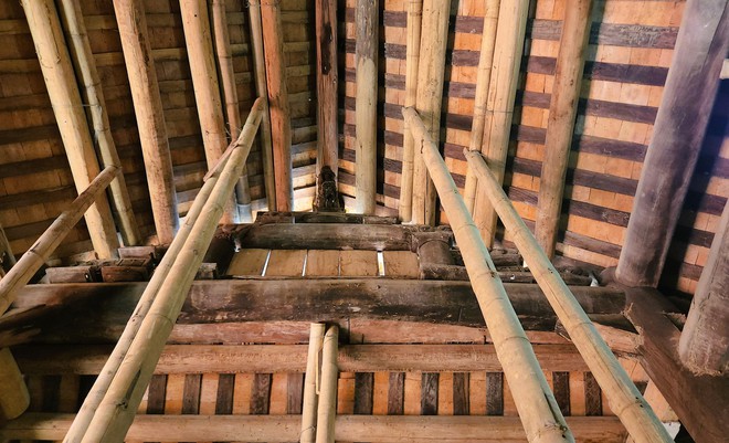 Tin mới vụ đ&igrave;nh cổ chờ sập, d&acirc;n l&agrave;ng d&ugrave;ng tre luồng chống đỡ - Ảnh 5.