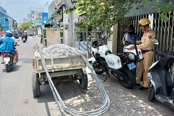 CSGT TPHCM tịch thu 185 xe ba bánh tự chế, không rõ nguồn gốc - Ảnh 2.