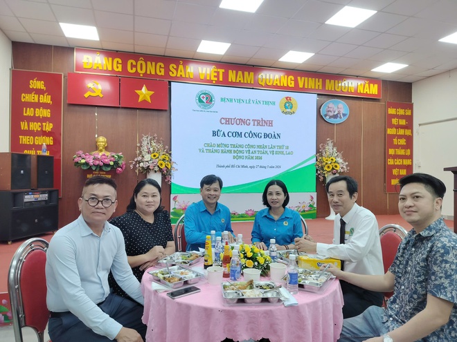 Bệnh viện L&ecirc; Văn Thịnh ra mắt G&oacute;c c&agrave; ph&ecirc; c&ugrave;ng l&atilde;nh đạo - Ảnh 6.