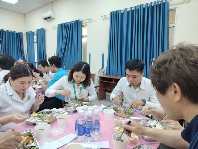 Bệnh viện L&ecirc; Văn Thịnh ra mắt G&oacute;c c&agrave; ph&ecirc; c&ugrave;ng l&atilde;nh đạo - Ảnh 7.