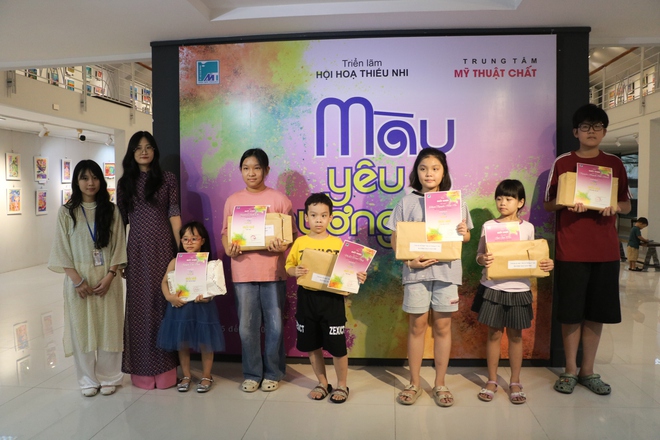 Triển lãm Mỹ thuật thiếu nhi "Màu yêu thương 03" - Ảnh 22.