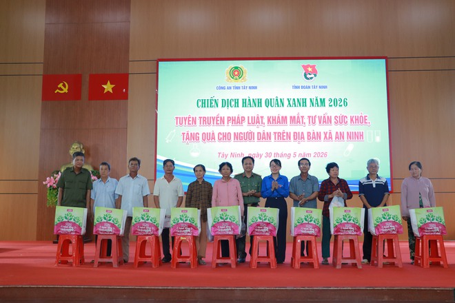 Tây Ninh ra quân Chiến dịch Thanh niên tình nguyện hè với nguồn lực hơn 6 tỉ đồng - Ảnh 18.