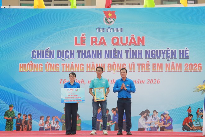Tây Ninh ra quân Chiến dịch Thanh niên tình nguyện hè với nguồn lực hơn 6 tỉ đồng - Ảnh 7.