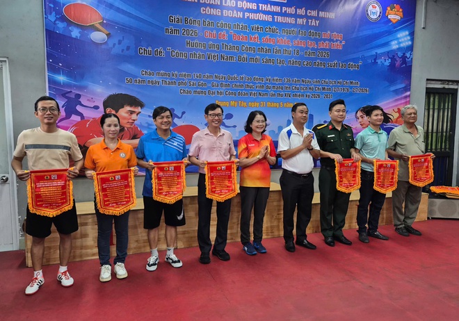 Sôi nổi giải bóng bàn CNVC-LĐ phường Trung Mỹ Tây - Ảnh 5.
