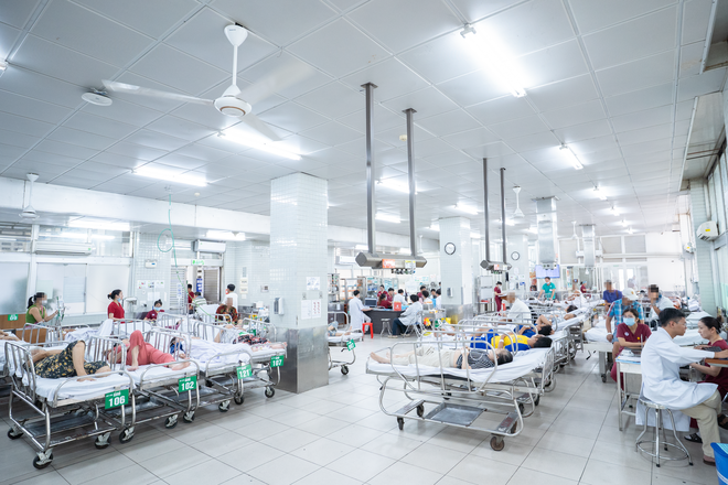 Một bệnh viện tuyến cuối tiếp nhận  - Ảnh 2.