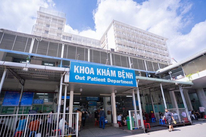Bệnh viện lớn nhất ph&iacute;a Nam ghi nhận lượng bệnh nh&acirc;n cao chưa từng thấy - Ảnh 2.