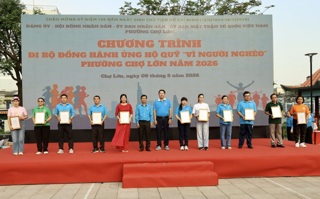 Phường Chợ Lớn ph&aacute;t động Th&aacute;ng C&ocirc;ng nh&acirc;n, tiếp nhận hơn 1,3 tỉ đồng cho Quỹ &ldquo;V&igrave; người ngh&egrave;o&rdquo; - Ảnh 4.