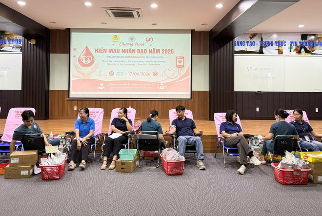 Công nhân hiến máu cứu người - Ảnh 2.