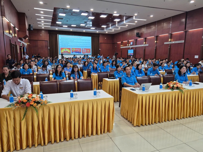 Quán tri&ecirc;̣t Nghị quyết Đại h&ocirc;̣i C&ocirc;ng đoàn Vi&ecirc;̣t Nam l&acirc;̀n thứ XIV đến c&aacute;n bộ C&ocirc;ng đo&agrave;n TPHCM - Ảnh 3.