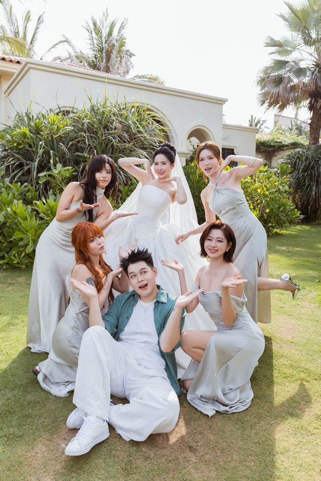 "V&aacute;y cưới" của Erik trong h&ocirc;n lễ "b&agrave; tr&ugrave;m n&ocirc;ng sản" Vi&ecirc;n Vibi g&acirc;y sốt - Ảnh 23.
