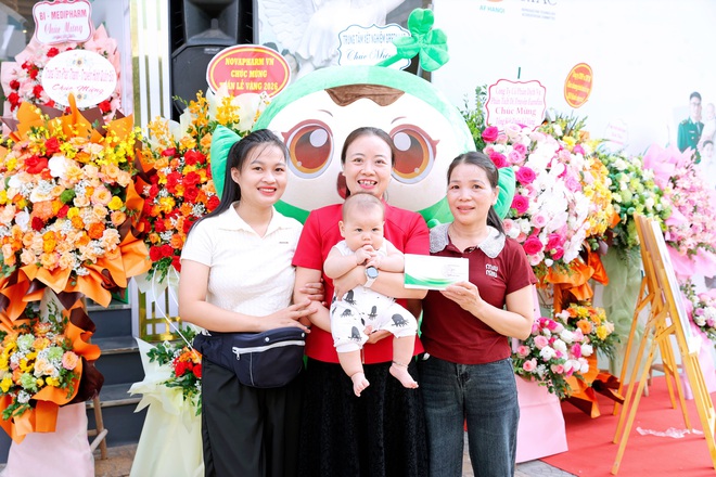 H&agrave;ng trăm gia đ&igrave;nh hiếm muộn hội ngộ, tiếp tục h&agrave;nh tr&igrave;nh t&igrave;m con - Ảnh 4.
