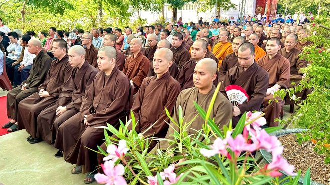 X&atilde; B&igrave;nh Lợi, TPHCM: Ra mắt c&ocirc;ng tr&igrave;nh tuyến đường hoa kiểu mẫu gắn với chuyển đổi số - Ảnh 3.