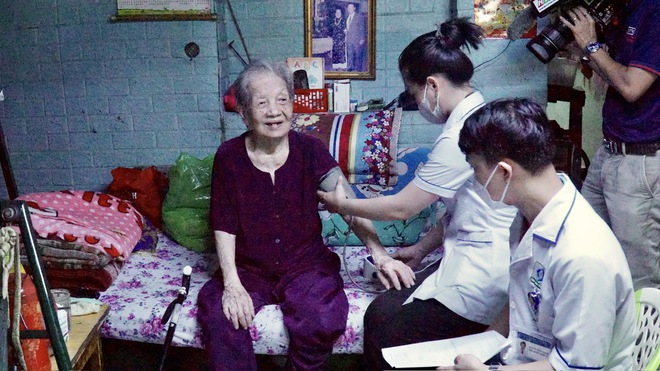 Phường Chợ Lớn ph&aacute;t động chuỗi hoạt động ch&agrave;o mừng 50 năm TPHCM mang t&ecirc;n B&aacute;c - Ảnh 16.