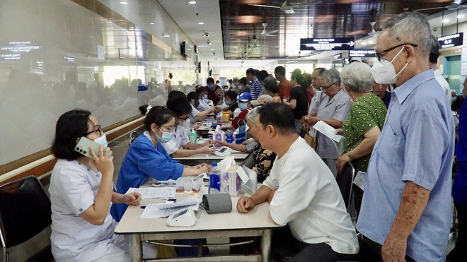 Phường Chợ Lớn ph&aacute;t động chuỗi hoạt động ch&agrave;o mừng 50 năm TPHCM mang t&ecirc;n B&aacute;c - Ảnh 11.