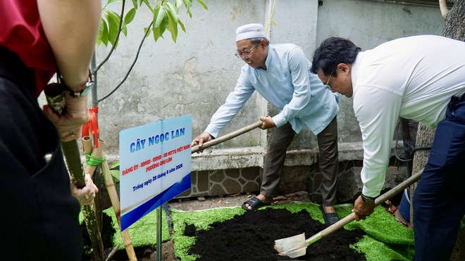 Phường Chợ Lớn ph&aacute;t động chuỗi hoạt động ch&agrave;o mừng 50 năm TPHCM mang t&ecirc;n B&aacute;c - Ảnh 25.