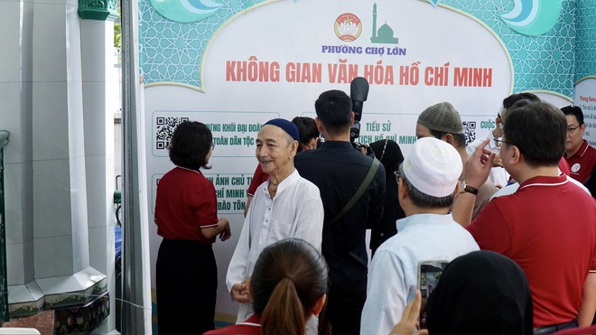 Phường Chợ Lớn ph&aacute;t động chuỗi hoạt động ch&agrave;o mừng 50 năm TPHCM mang t&ecirc;n B&aacute;c - Ảnh 21.