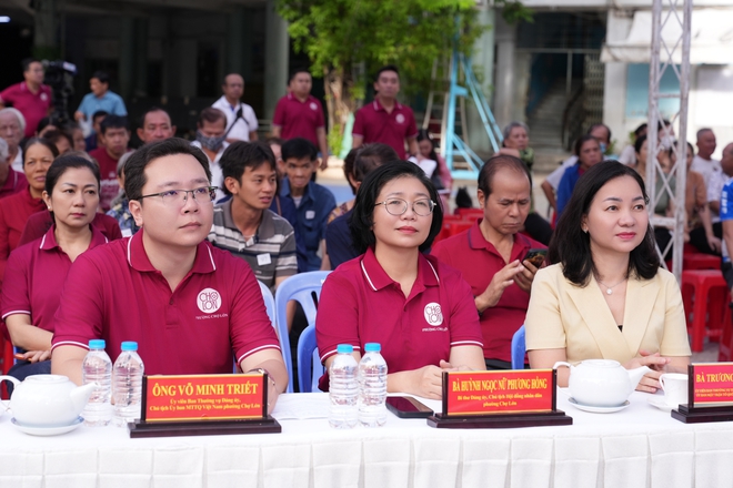 Phường Chợ Lớn ph&aacute;t động chuỗi hoạt động ch&agrave;o mừng 50 năm TPHCM mang t&ecirc;n B&aacute;c - Ảnh 1.