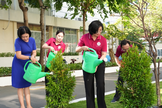 Phường Chợ Lớn ph&aacute;t động chuỗi hoạt động ch&agrave;o mừng 50 năm TPHCM mang t&ecirc;n B&aacute;c - Ảnh 12.