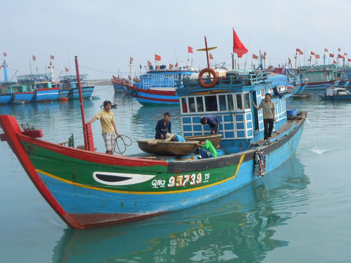 Tàu cá của ngư dân Lý Sơn, Quảng Ngãi.
