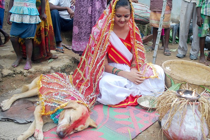 ...but she still managed to look cheerful on her wedding day. Photo: Mirror