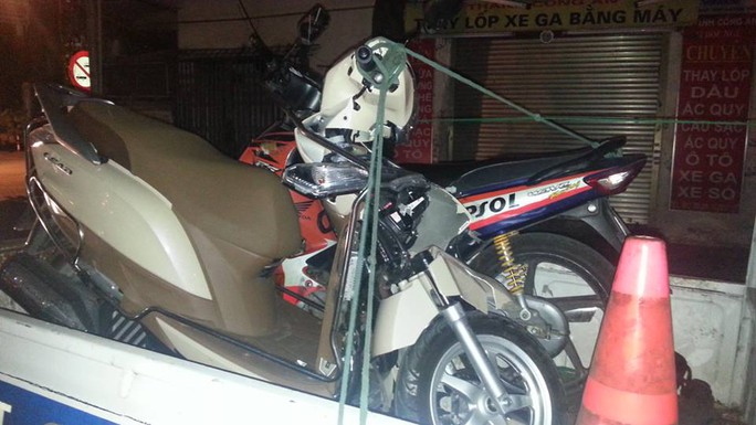 Một số xe máy bị đâm