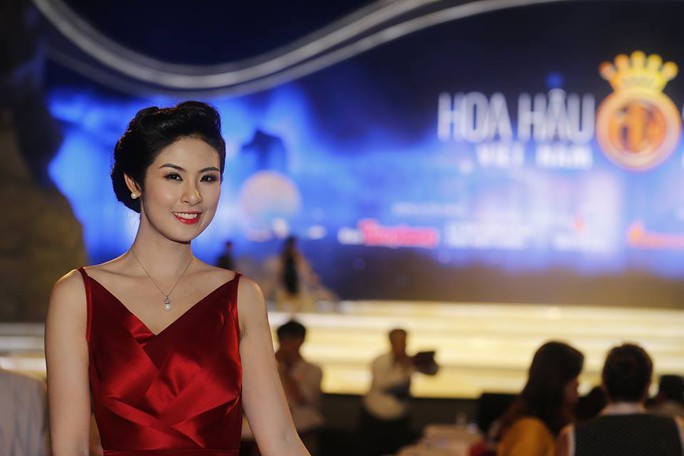 Hoa hậu Việt Nam 2010 Đặng Thị Ngọc Hân có mặt tại đêm chung kết