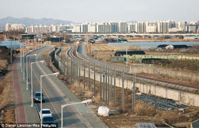 Con đường ngoại ô ở Hàn Quốc. Ảnh: Dieter Leistner