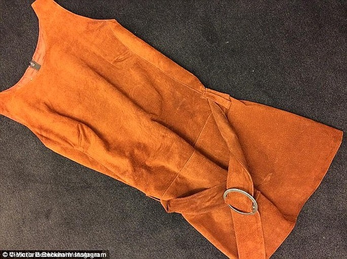 Cái đầm ngắn cũ của Victoria Beckham mặc trong lần hẹn đầu tiên với chồng