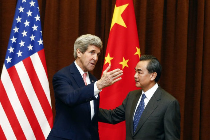 Ngoại trưởng Mỹ John Kerry và Ngoại trưởng Trung Quốc Vương Nghị hôm 14-2
Ảnh: BILD