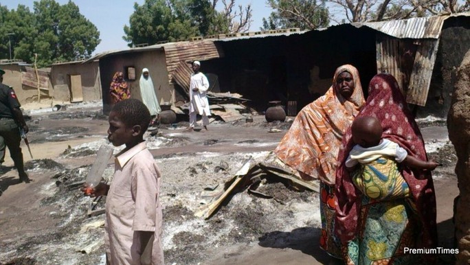 Một ngôi làng bị đốt phá sau khi Boko Haram đi qua. Ảnh: Premium Times